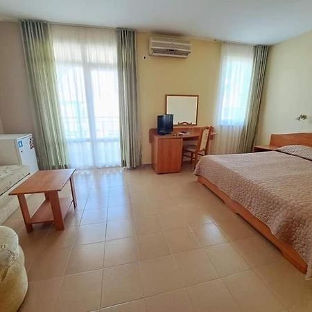 Family Hotel Selena Nesebar Luaran gambar