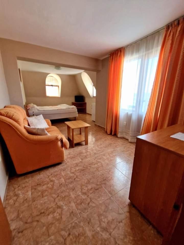 Family Hotel Selena Nesebar Luaran gambar