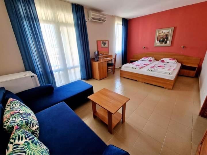 Family Hotel Selena Nesebar Luaran gambar