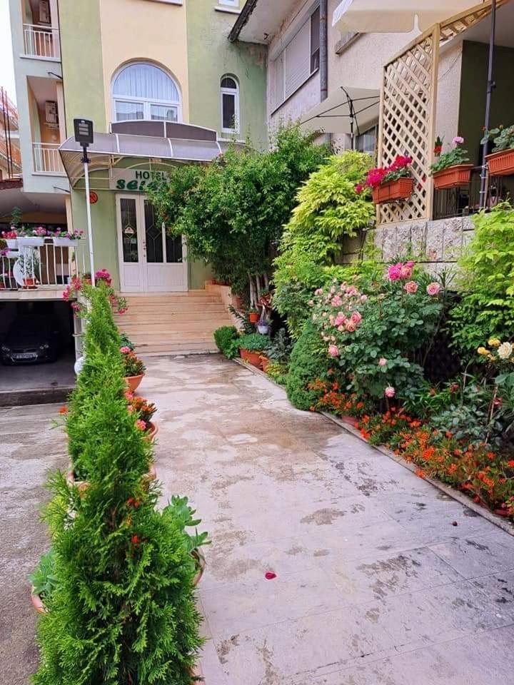 Family Hotel Selena Nesebar Luaran gambar