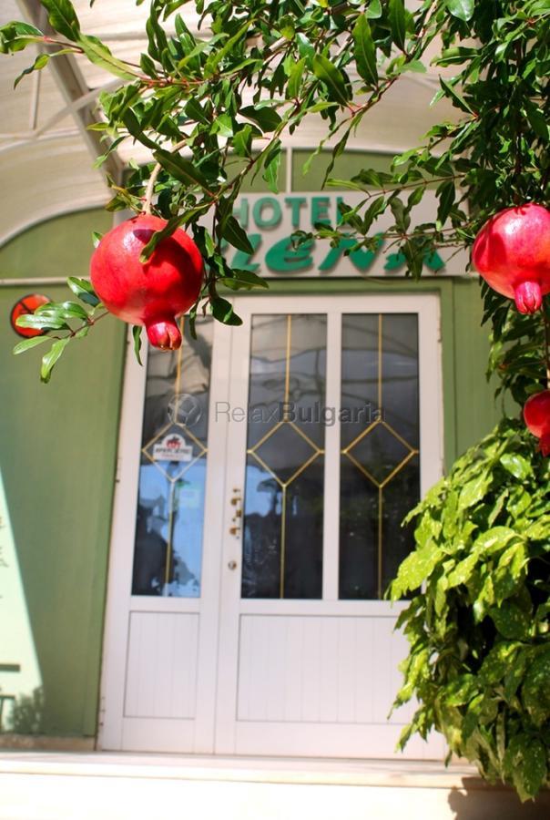 Family Hotel Selena Nesebar Luaran gambar